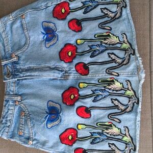 Signature Eight Floral Denim Skirt. Mini, 26" Waist, 15" Long, NWT, Red, Blue